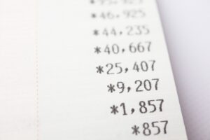 貯金は崩したくない！赤字の月に助かる予備貯金の作り方とは？